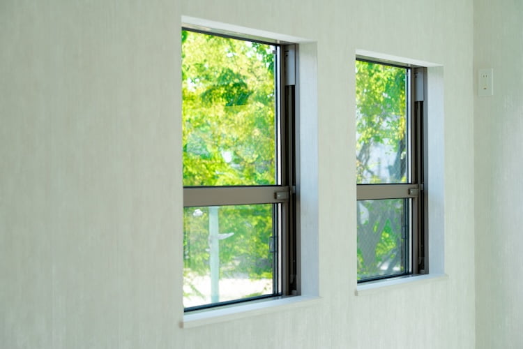 窓際からの熱の侵入・流出を防ぐ対策方法