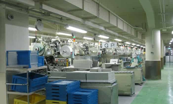 工場に最適なエアコンを解説｜粉塵・高温・換気対策に強い空調設備の選び方