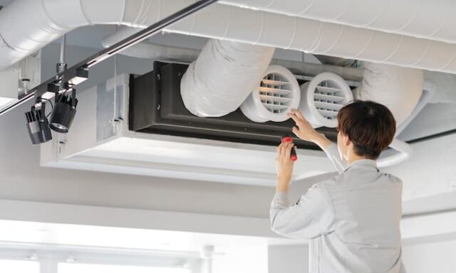 エアコンが動かないときの確認方法と入替工事が必要なパターンを解説