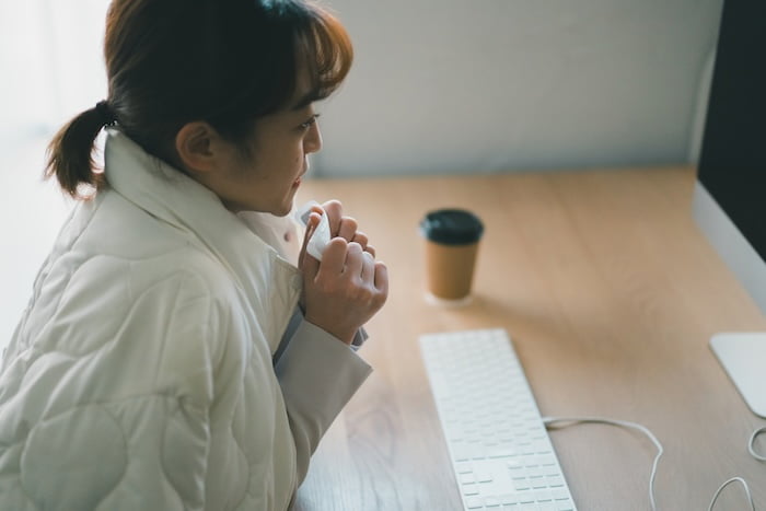 オフィス内の寒暖差を減らし寒暖差疲労を対策する方法を解説