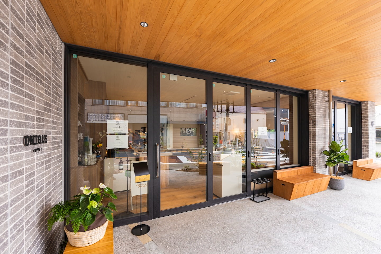 外気の侵入を物理的に遮断する空調設備と建具の補強策